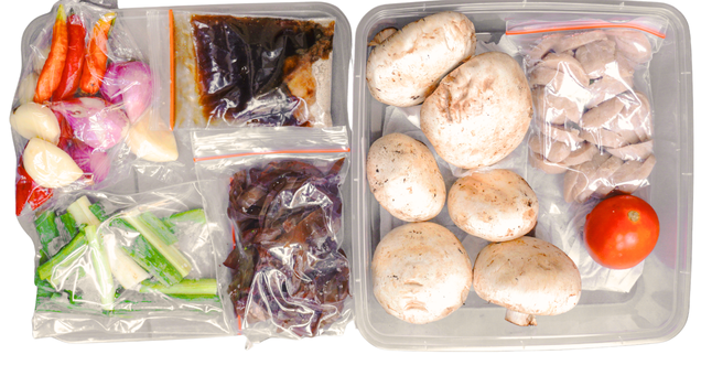 Contoh racikan oseng bakso dan jamur